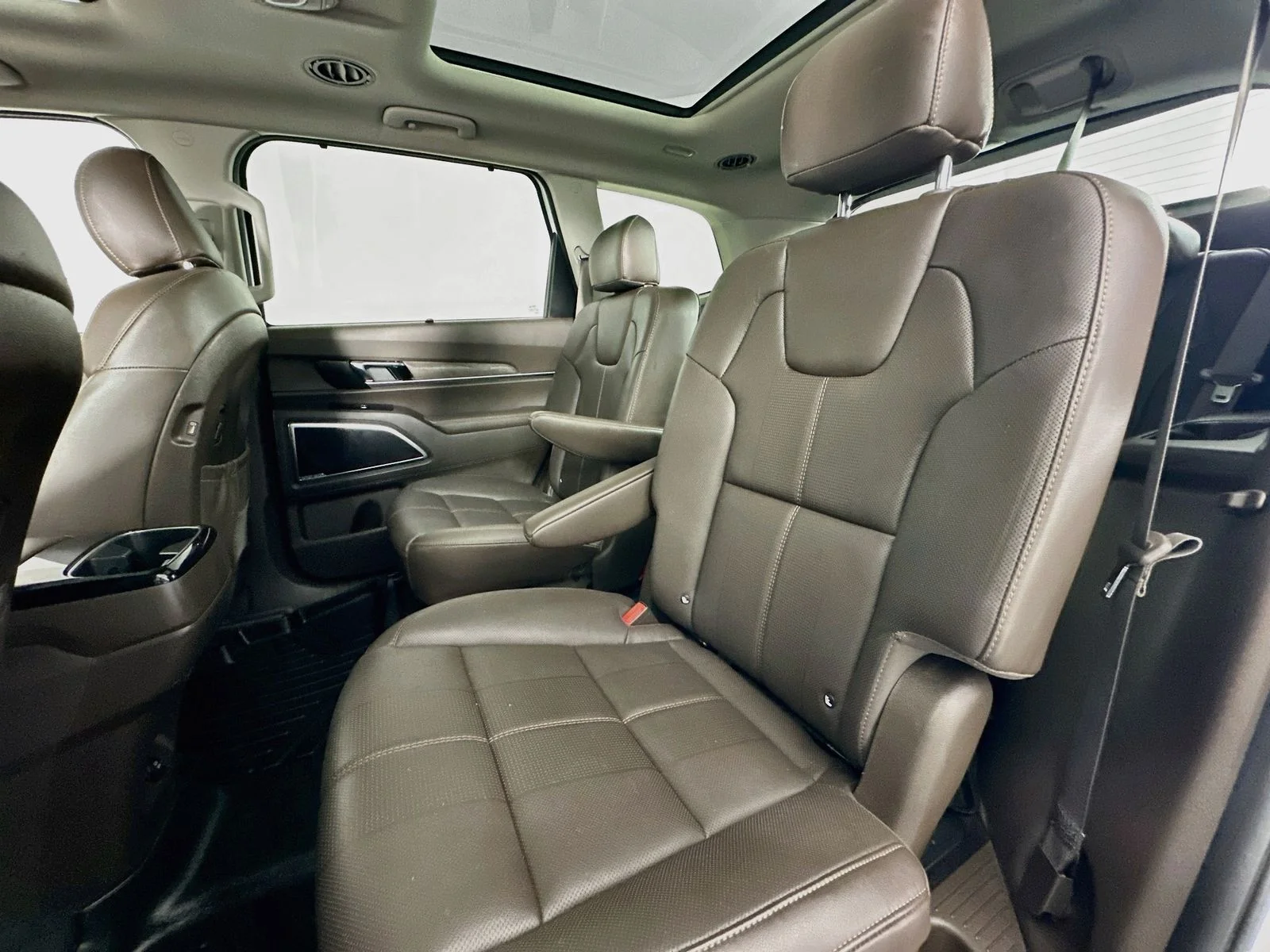 Used 2020 Snow White Pearl Kia SX image 26