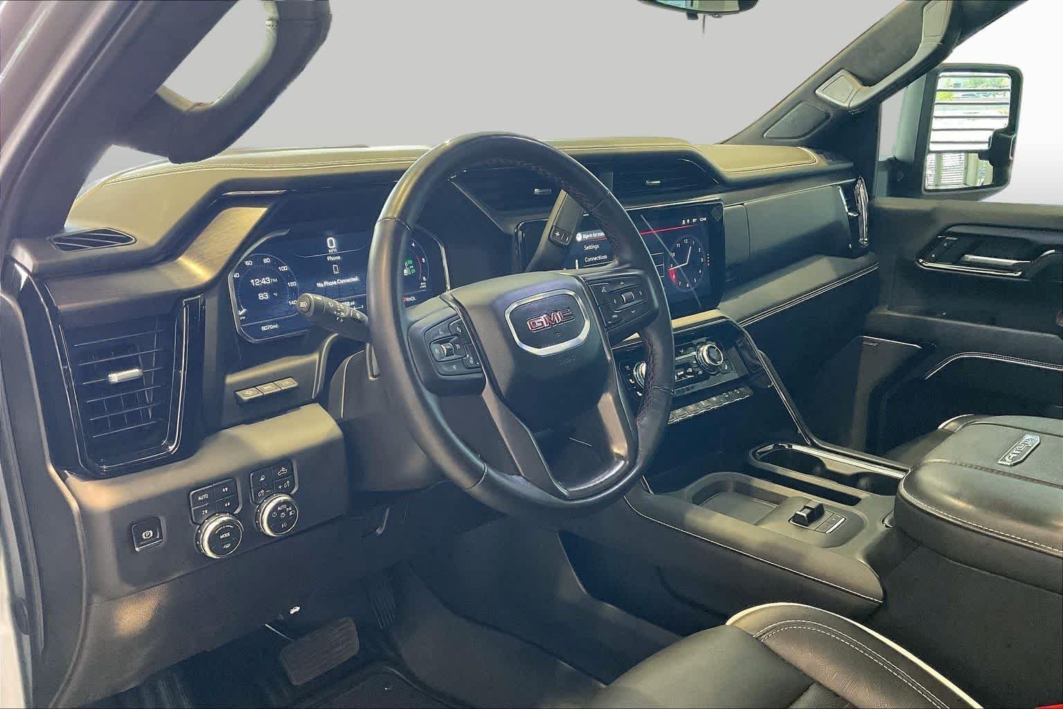 Used 2025 Sterling Metallic GMC AT4X image 18