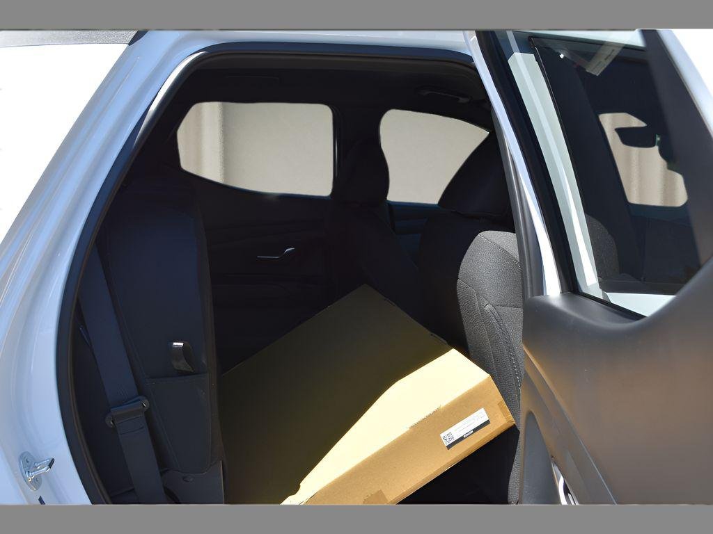 2025 Hyundai Santa Cruz SE - Photo 16