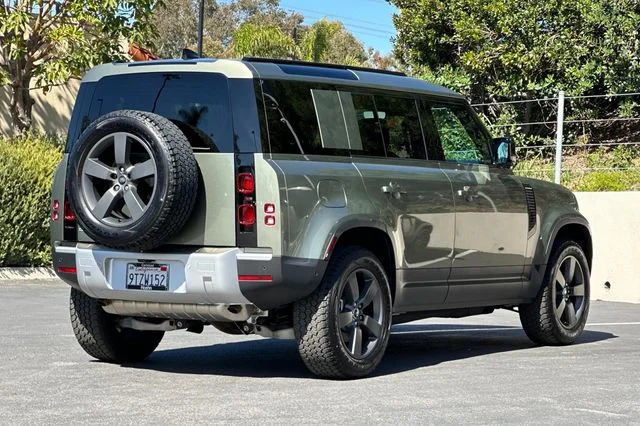 Certified Used 2025 Green Land Rover S image 5