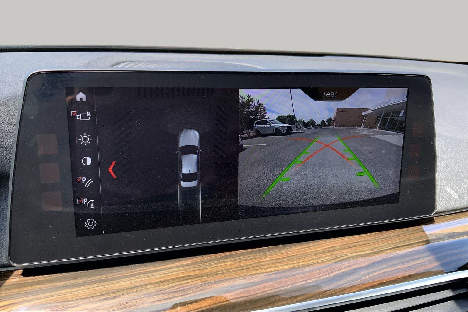 Used 2018 Black Sapphire Metallic BMW 530e xDrive iPerformance image 25