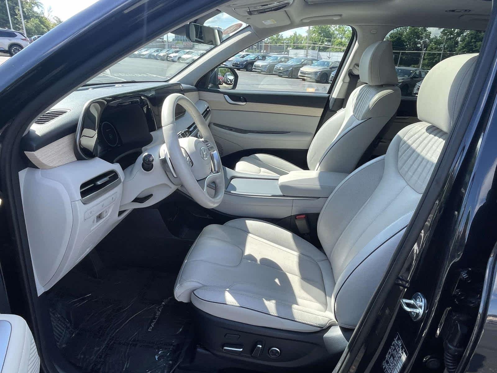 Used 2024 Moonlight Cloud Hyundai Limited image 24