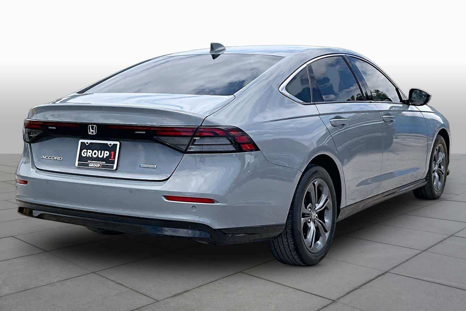 Used 2024 Urban Gray Pearl Honda EX-L image 13