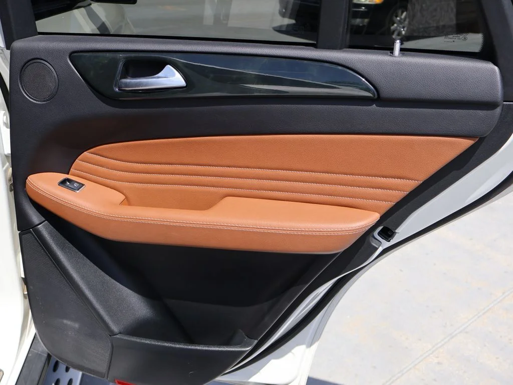 Used 2019 designo Diamond White Metallic Mercedes-Benz GLE 43 AMG® image 17