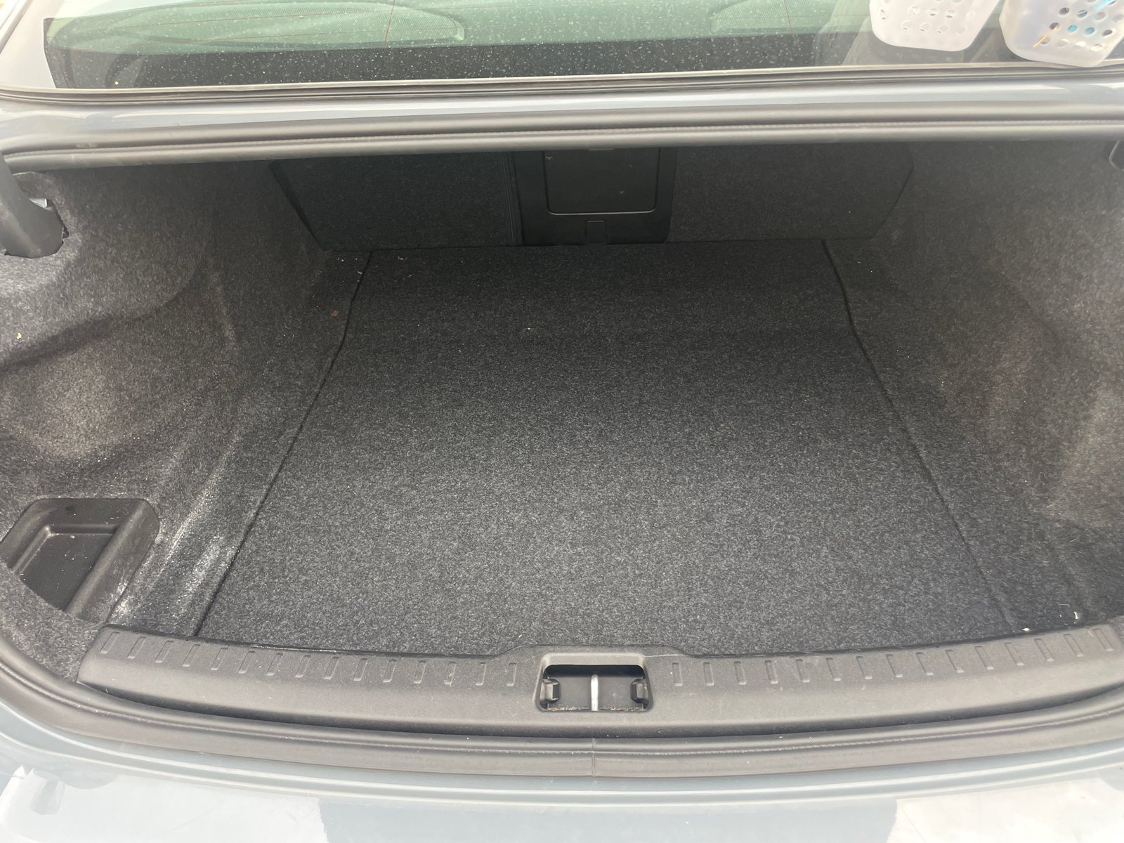 Used 2024 Thunder Grey Metallic Volvo Core Dark Theme image 25