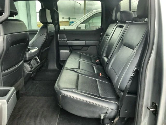 Used 2025 Silver Ford Lariat image 23
