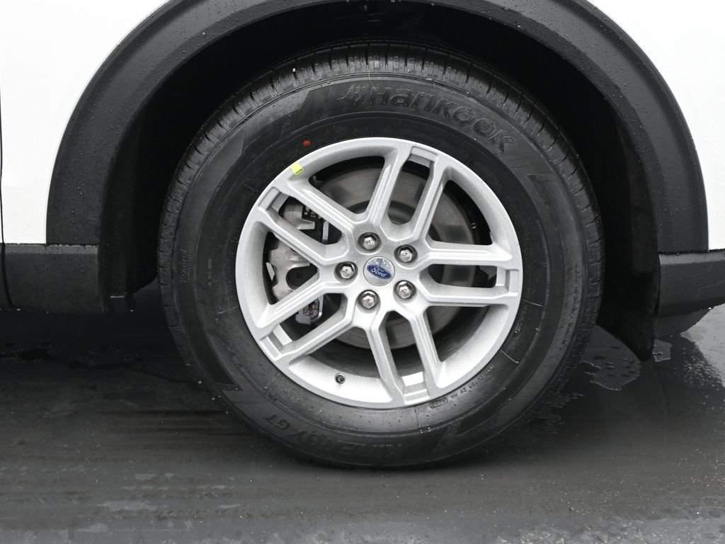 New 2026 Star White Metallic Tri-Coat Ford Active image 54