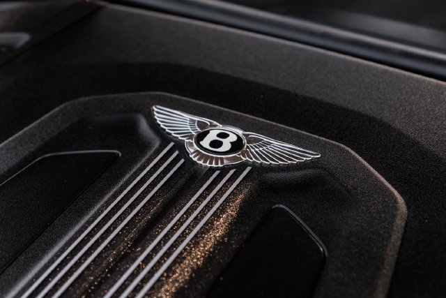 Used 2019 Black Crystal over Cricket Ball Bentley V8 image 78