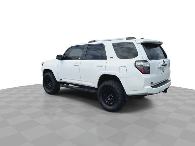 Used 2022 White Toyota SR5 Premium image 6