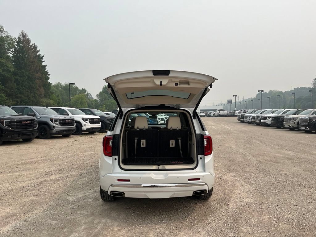 Used 2023 White Frost Tricoat GMC Denali image 14