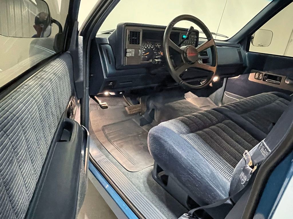 Used 1992  Chevrolet NA image 50