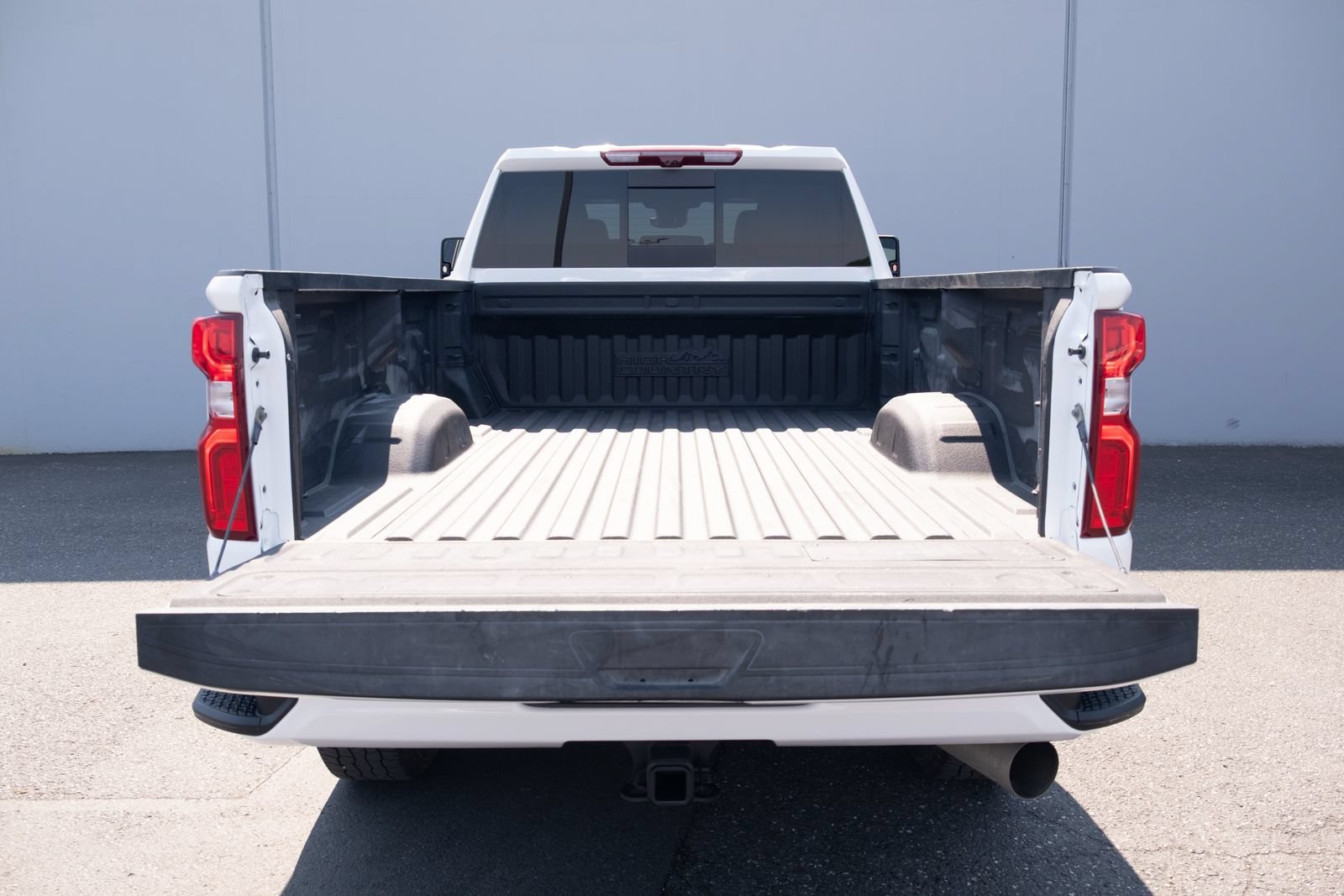 Used 2024 Summit White Chevrolet High Country image 28