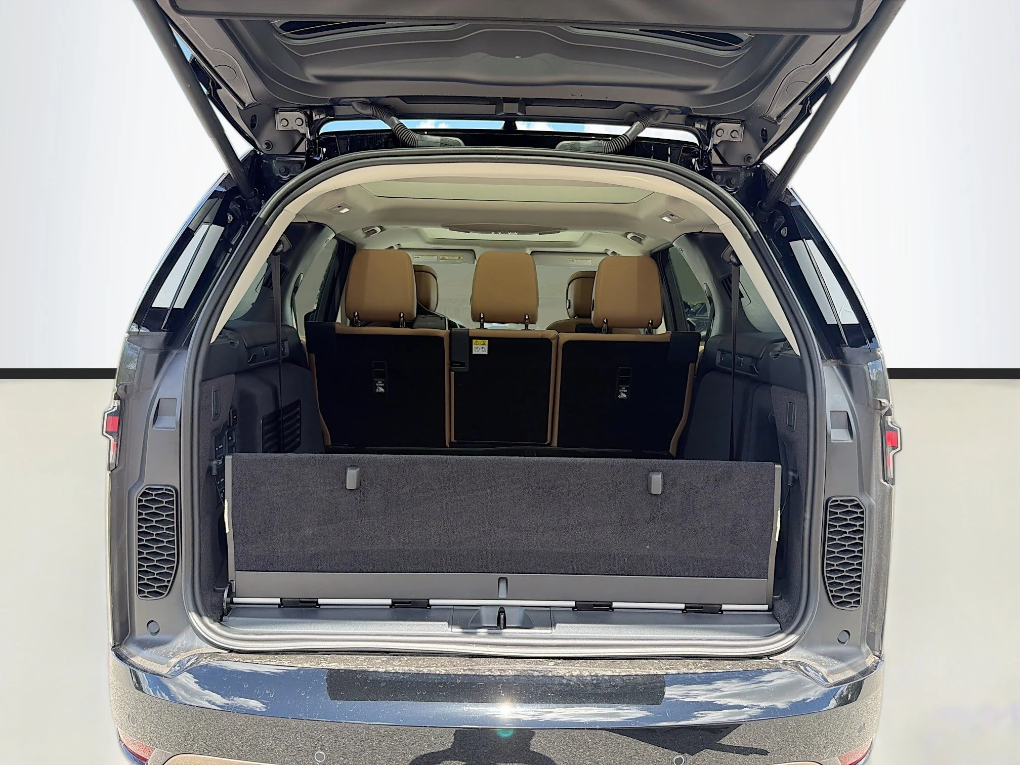 New 2026 Carpathian Grey Land Rover Tempest Edition image 46