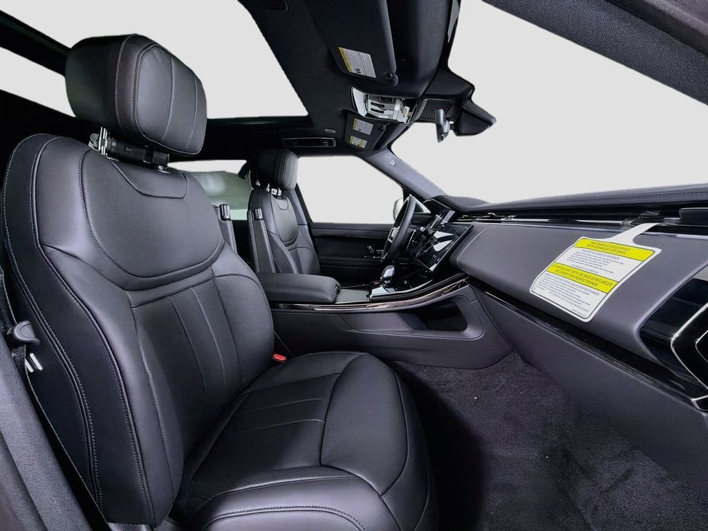 New 2026 Fuji White Land Rover Dynamic SE image 30