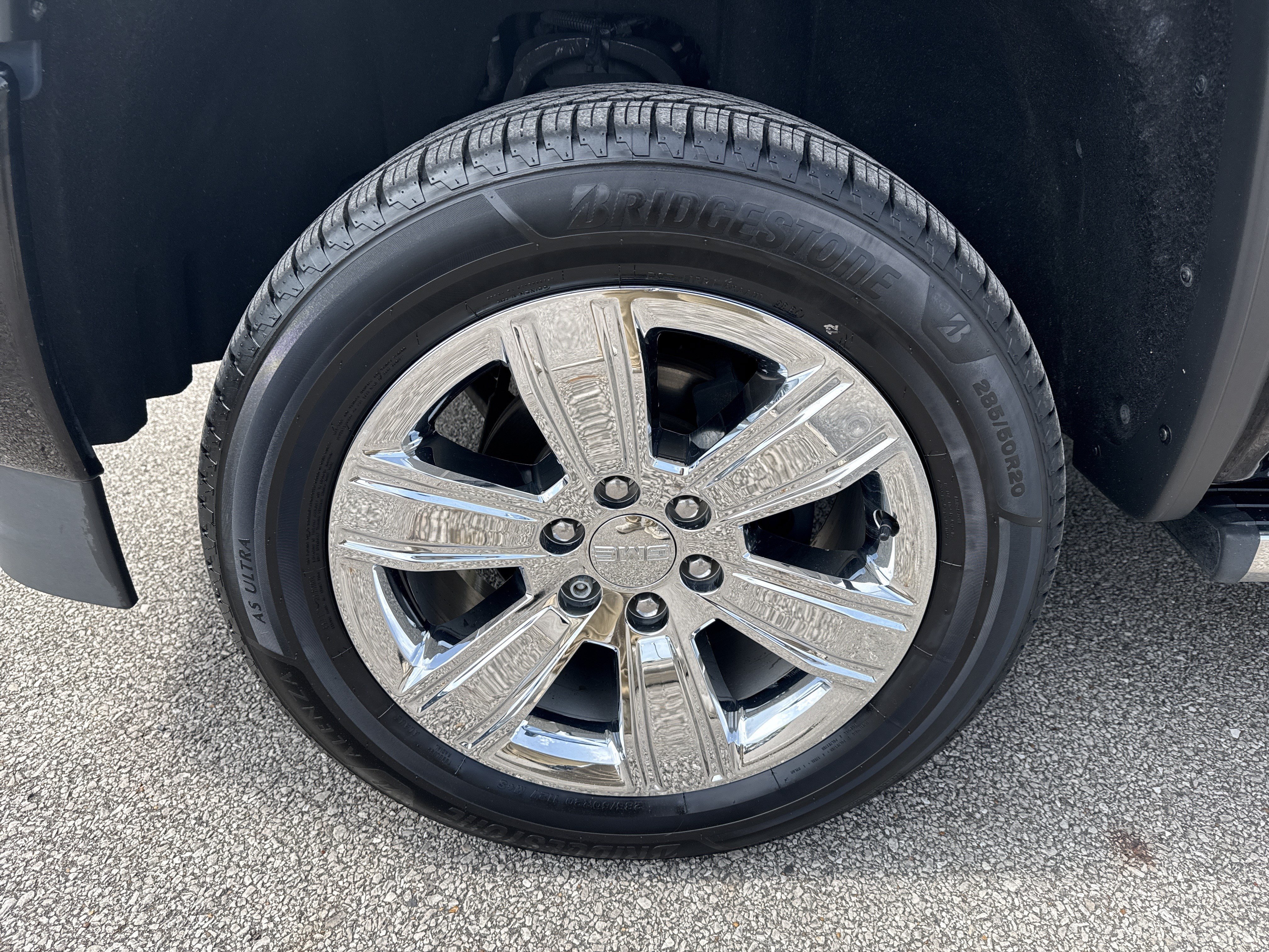 Used 2018 Onyx Black GMC Denali image 12