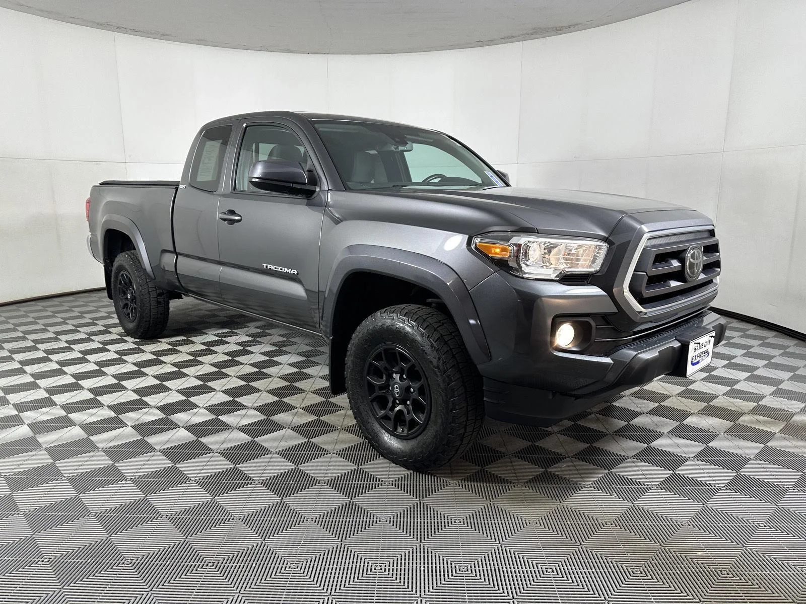 Used 2021 Magnetic Gray Metallic Toyota SR5 image 22