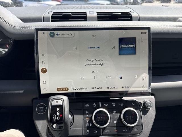 New 2026 Santorini Black Land Rover X-Dynamic SE image 15