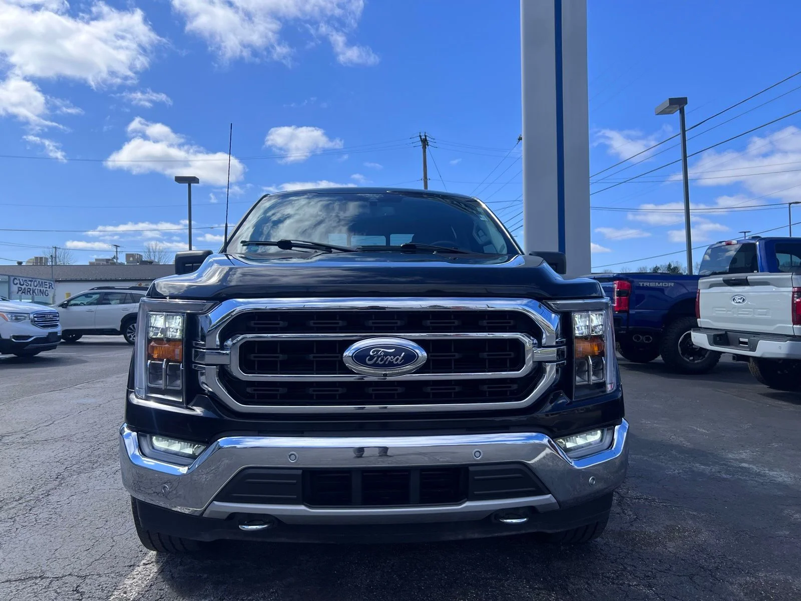 Used 2021 Agate Black Metallic Ford XLT image 2