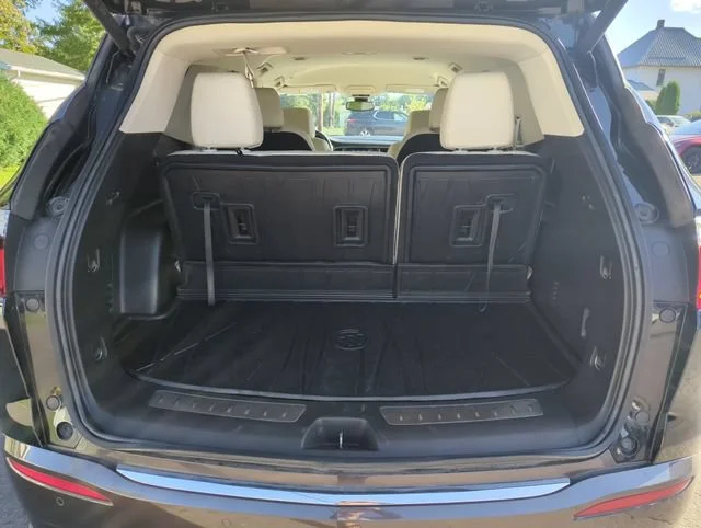 Used 2023 Includes Spectra Gray lower exterior accent color.) Buick Essence image 5