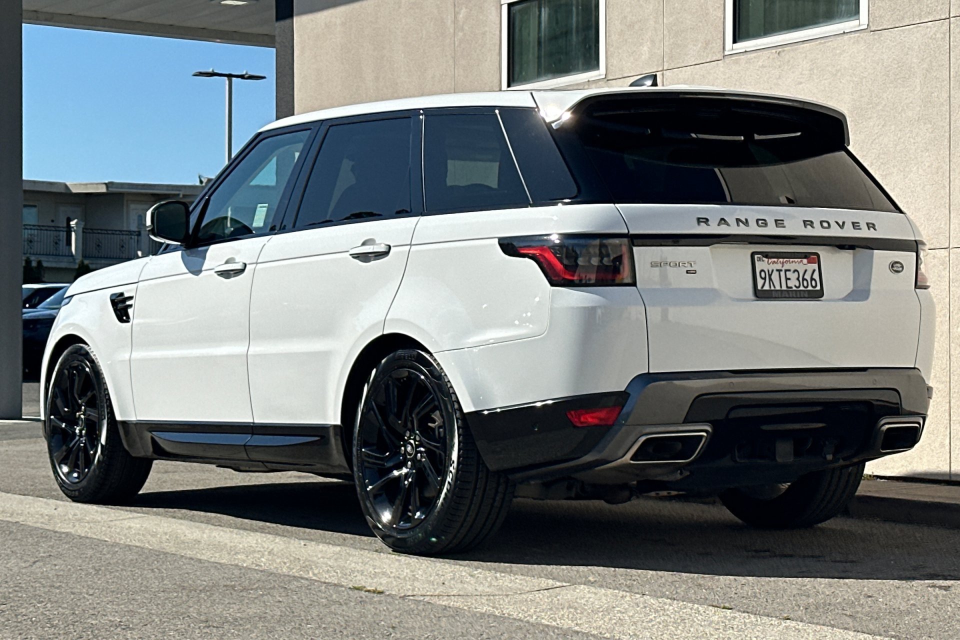 Used 2022 Fuji White Land Rover HSE Silver Edition image 6