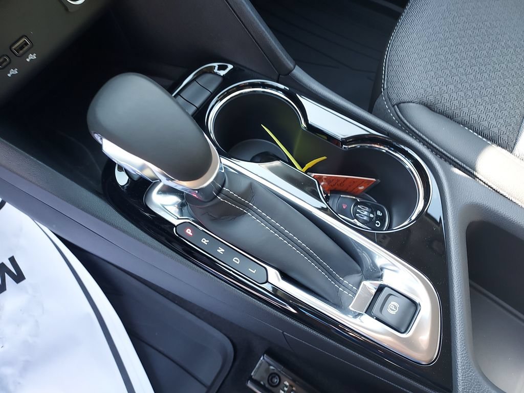 New 2026 Summit White Buick Preferred image 24