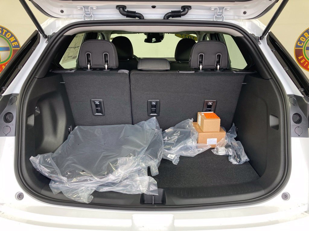 New 2027 Summit White Chevrolet LT image 20