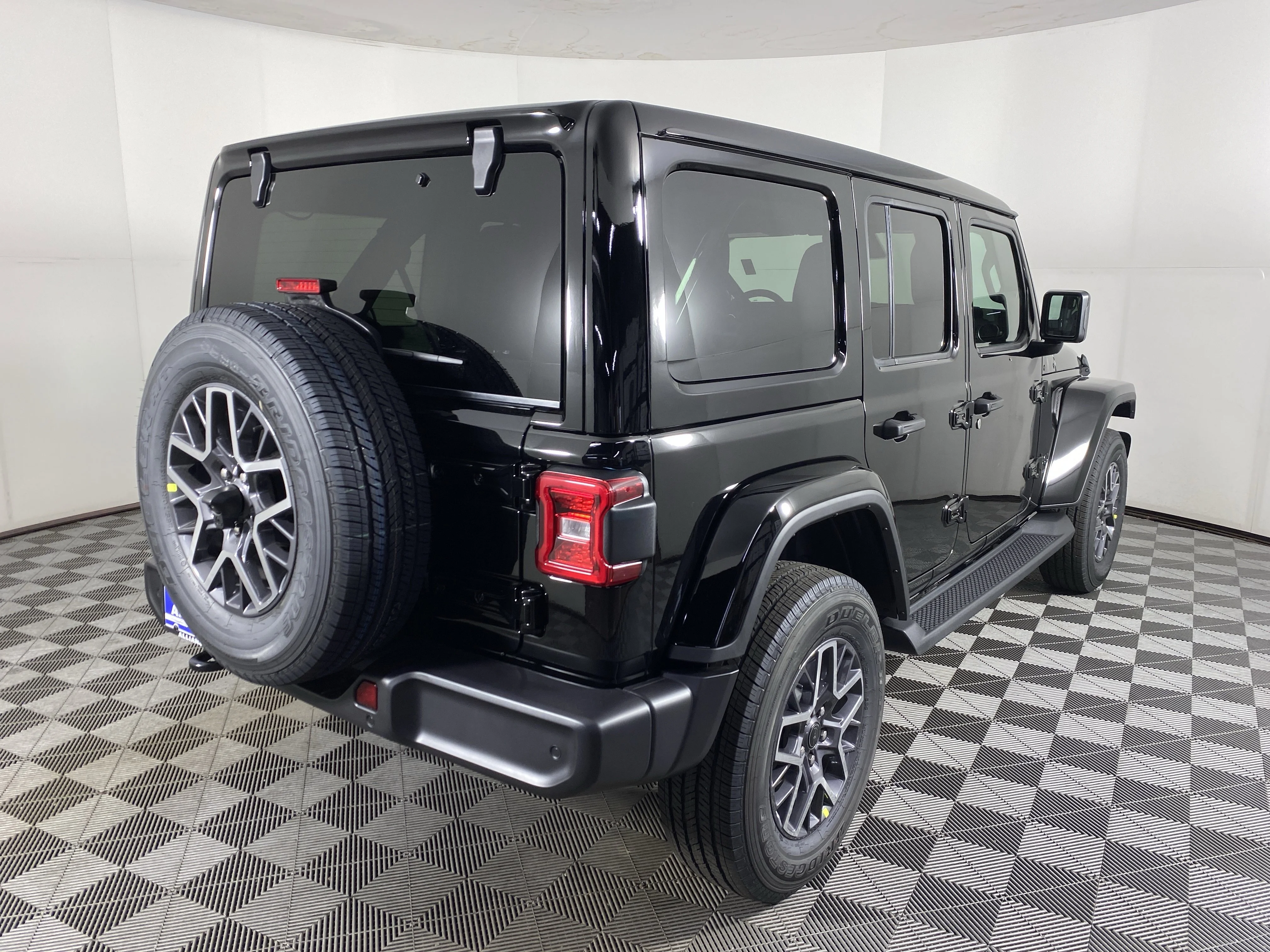 New 2026 Black Clear-Coat Exterior Paint Jeep Sahara image 8