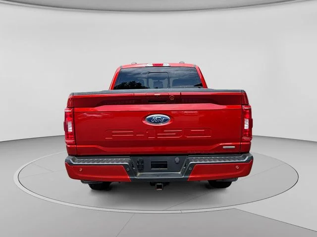 Certified Used 2023 Hot Pepper Red Metallic Tinted Clearcoat Ford XLT image 4