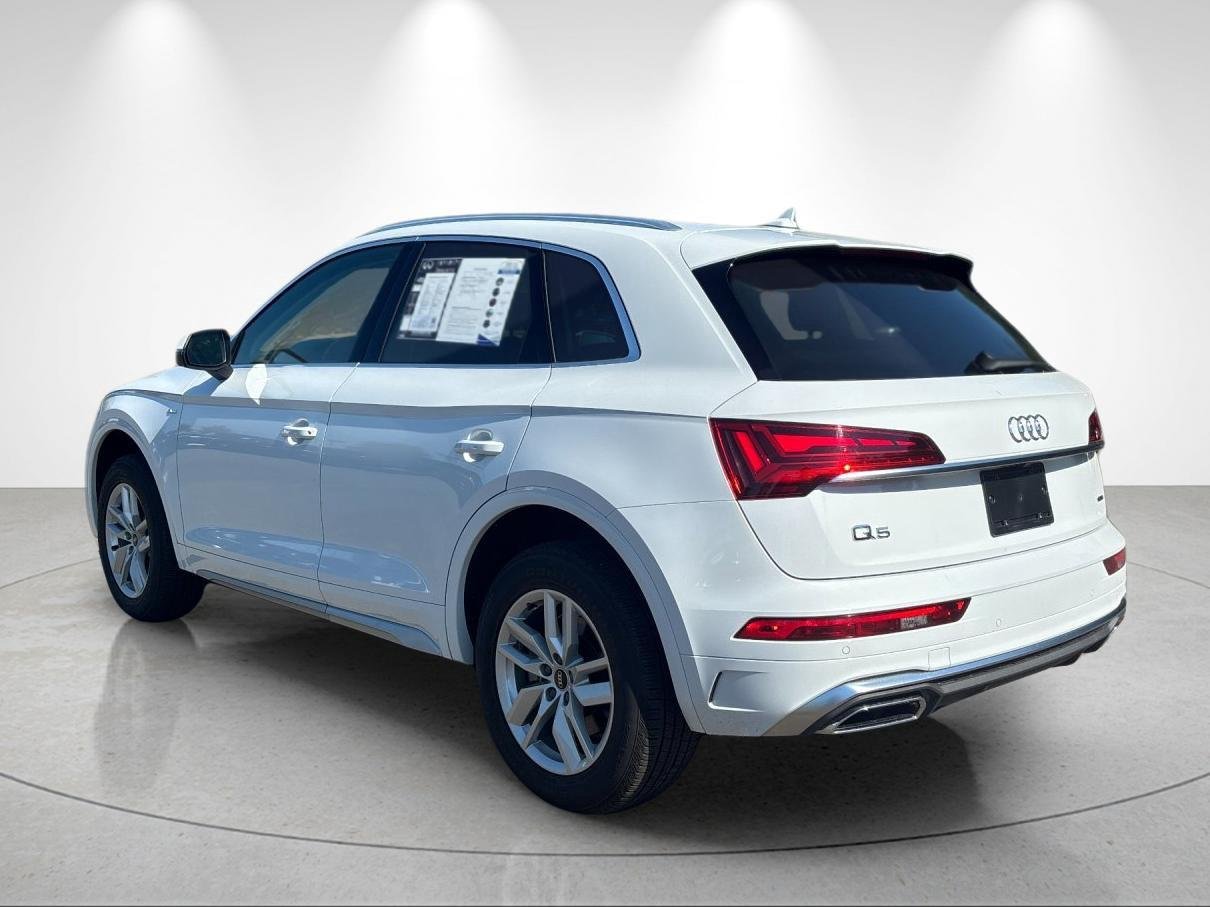 Used 2023 Glacier White Metallic Audi S line Premium image 3