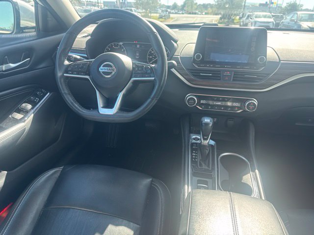 Used 2021 White Nissan 2.5 SL image 20
