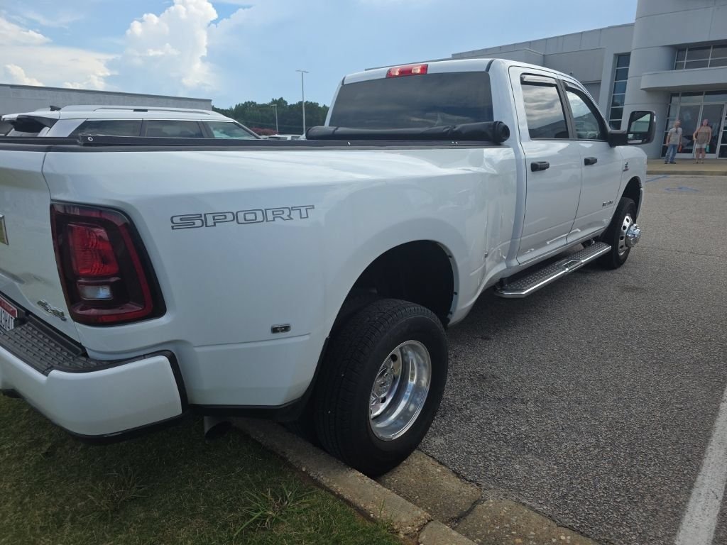 Used 2025 White Ram Big Horn image 14