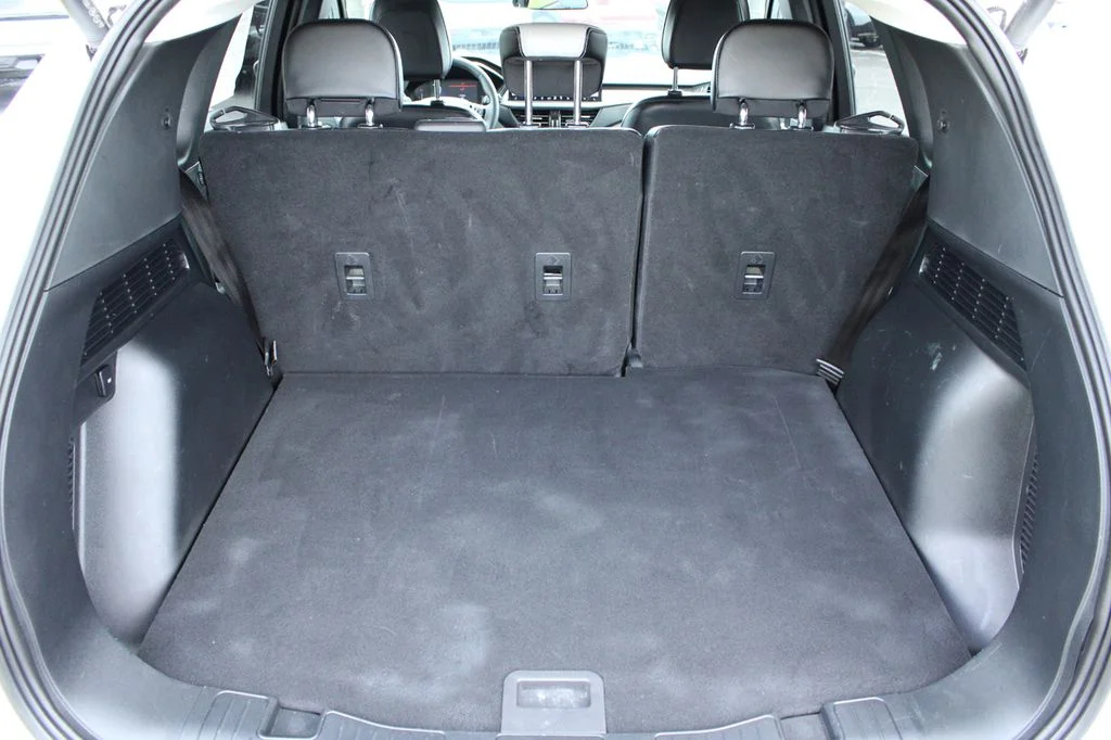 Used 2024 White Metallic Ford Base image 9