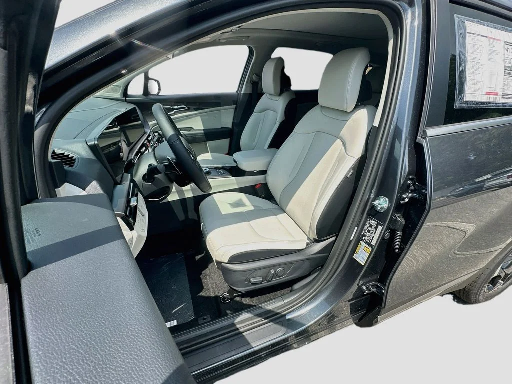 New 2027 Gravity Gray Kia EX image 20