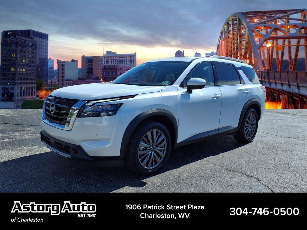 Used 2025 Everest White Pearl Tricoat Nissan SL image 7