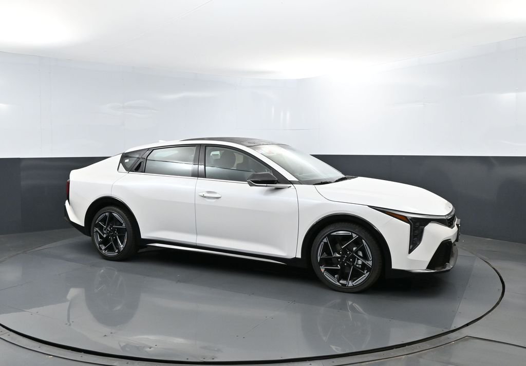 New 2026 Snow White Pearl Kia GT-Line image 3