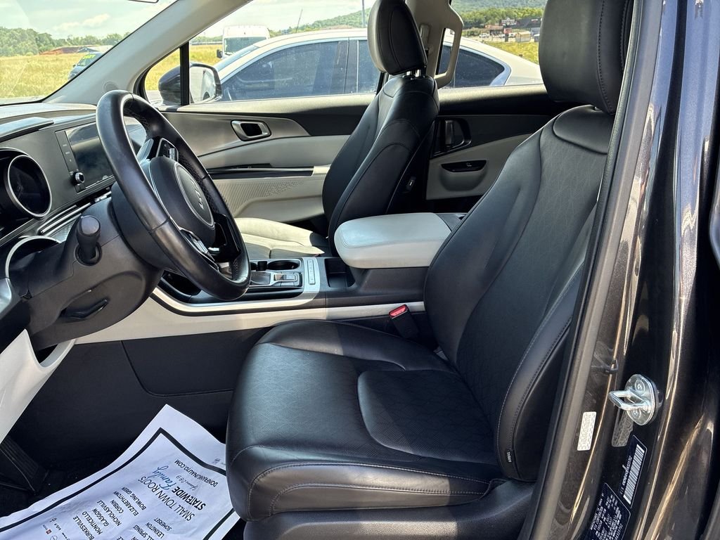 Used 2024 Gray Kia LX image 11
