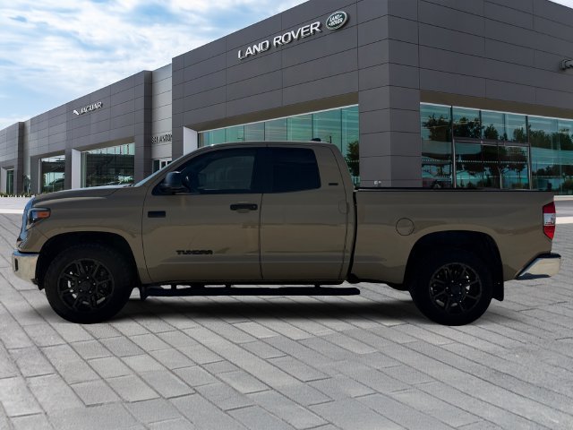 Used 2020  Toyota SR5 image 2