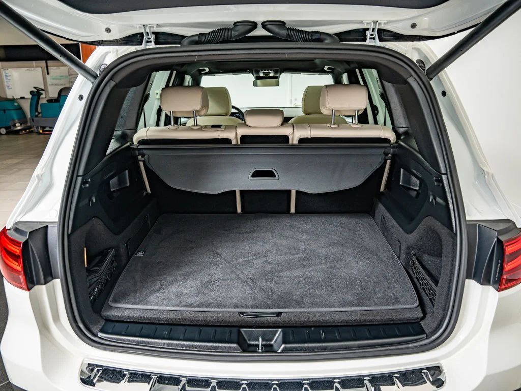 Used 2026 Polar White Mercedes-Benz GLB 250 image 39