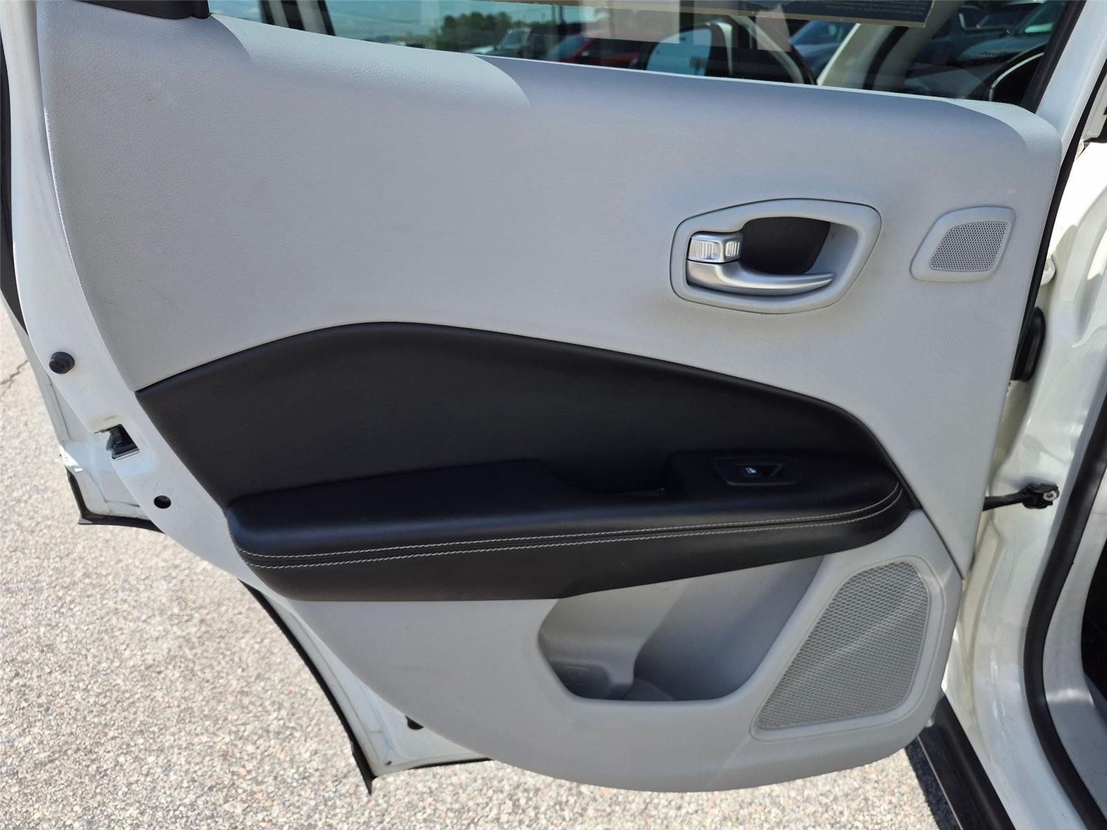 Used 2018 White Clearcoat Jeep Latitude image 25