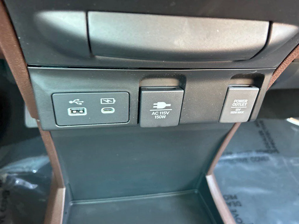Used 2025 White Honda Touring image 14