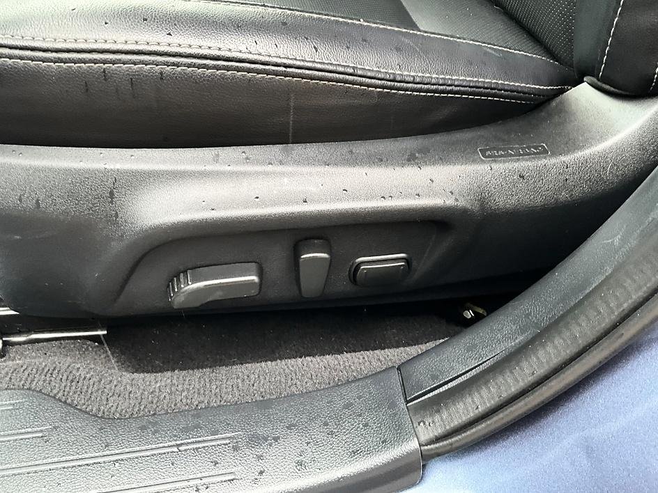 Used 2017 Blue Subaru 2.5i image 16