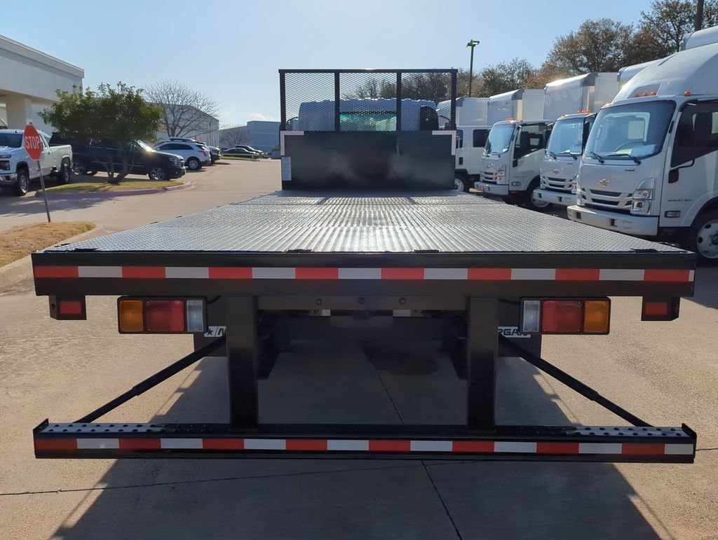New 2025 Arc White Chevrolet 1WT image 4