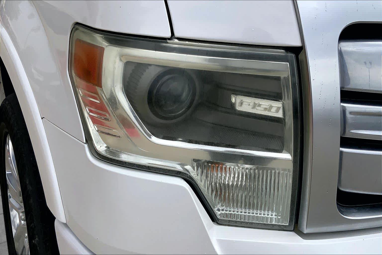 Used 2013 White Platinum Metallic Tri-Coat Ford Platinum image 26