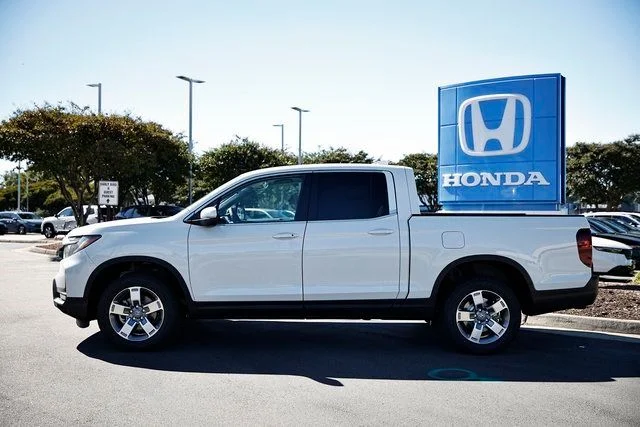 New 2026 Platinum White Pearl Honda RTL image 5