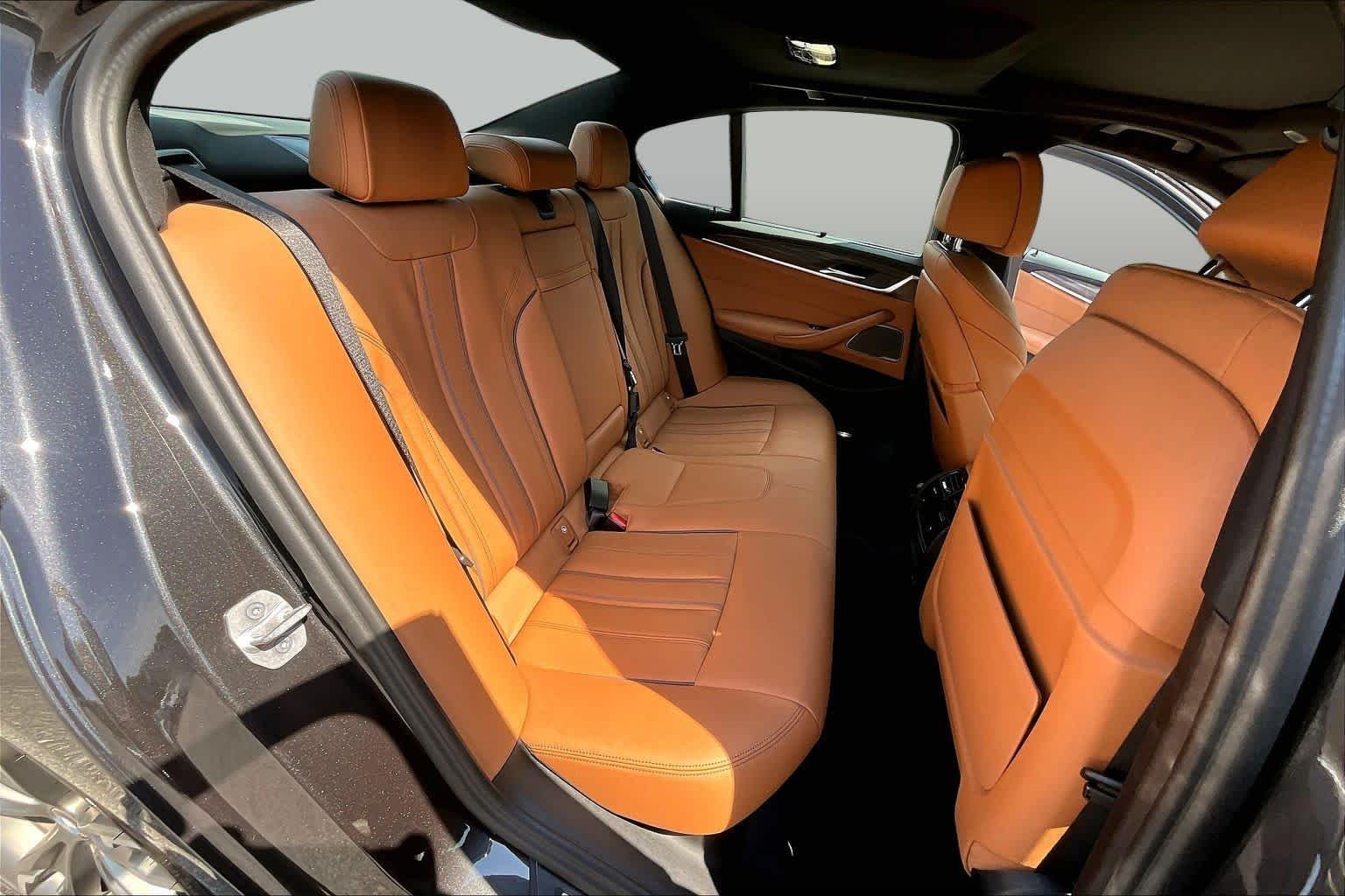 2023 BMW 5 Series M550i - Photo 19