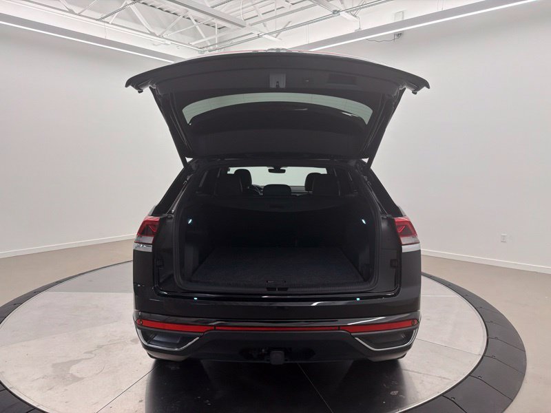 Used 2024  Volkswagen 2.0T SE w/Technology image 9