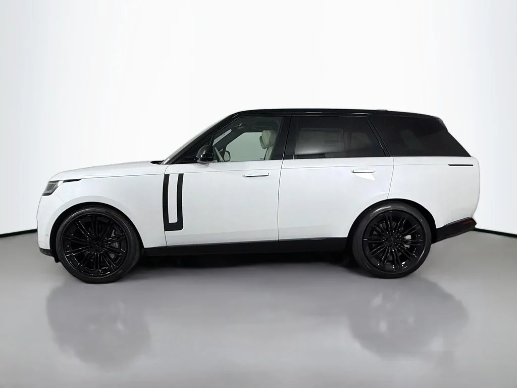 New 2026 Ostuni Pearl White Land Rover SE image 8