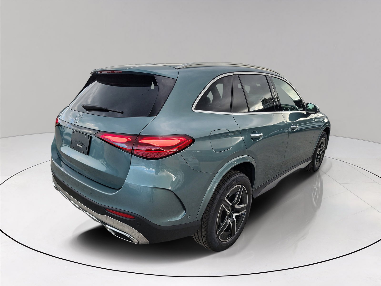 New 2026 Verde Silver Metallic Mercedes-Benz GLC 300 image 33