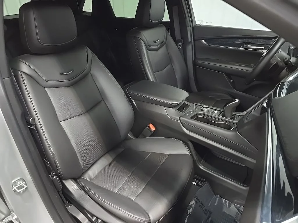 Used 2020 Silver Cadillac Premium Luxury image 15