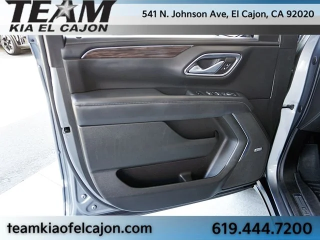 Used 2022 Gray Chevrolet Z71 image 25